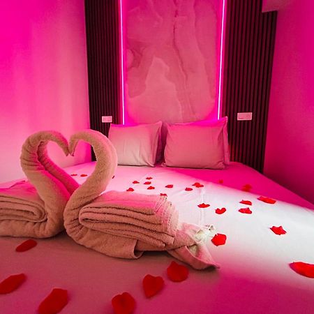 Intimate Escape - Seaside - Spa Bath - Wifi - Ac Nice Bagian luar foto