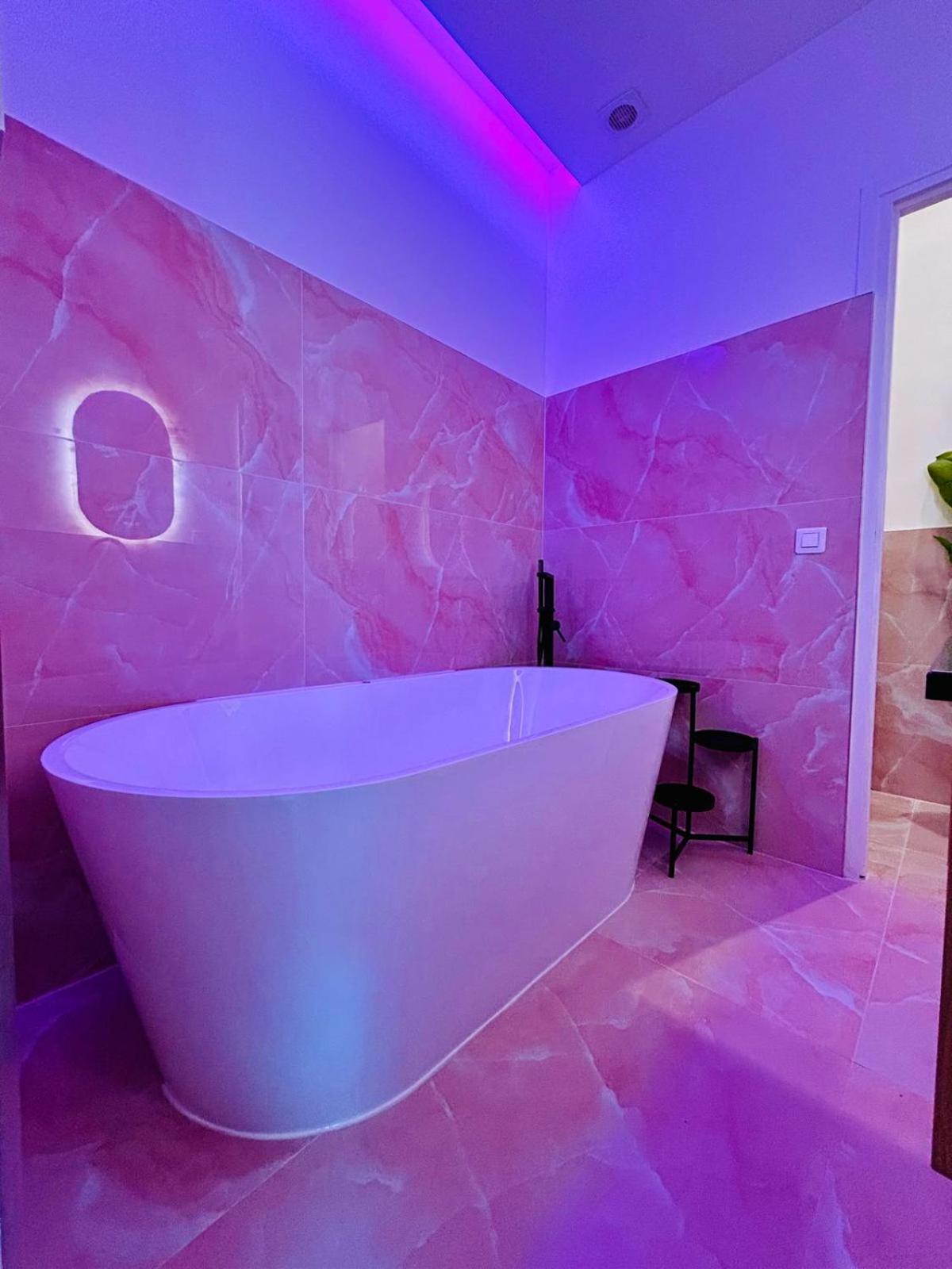 Intimate Escape - Seaside - Spa Bath - Wifi - Ac Nice Bagian luar foto
