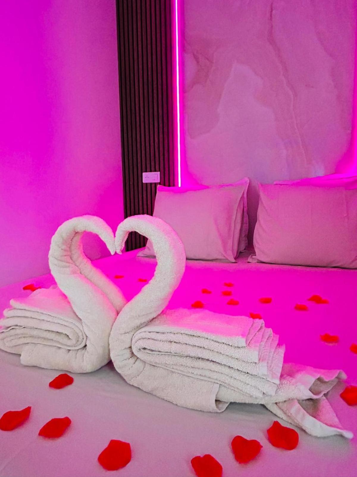 Intimate Escape - Seaside - Spa Bath - Wifi - Ac Nice Bagian luar foto