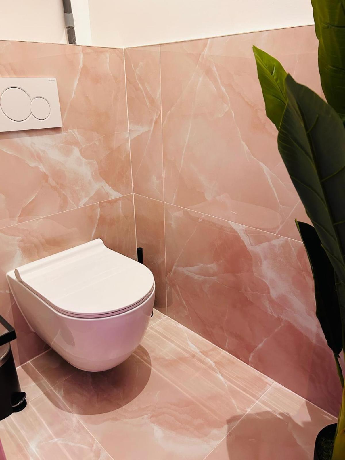 Intimate Escape - Seaside - Spa Bath - Wifi - Ac Nice Bagian luar foto